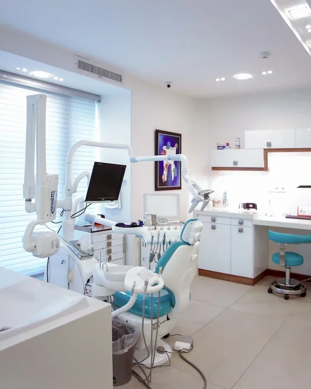 Consulta de Dental Life Studio, clínica dental en el Cerro, La Habana